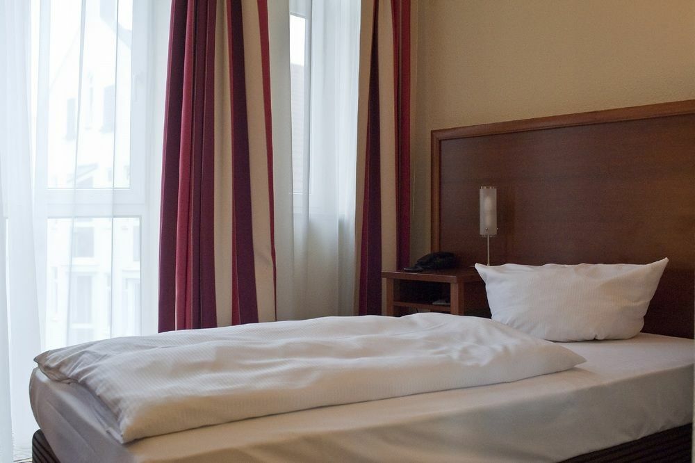 Dormero Hotel Muenchen-Kirchheim Messe Kirchheim bei Muenchen Exteriör bild